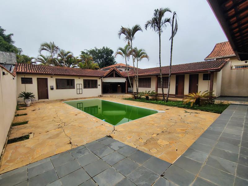 Casa térrea em condomínio